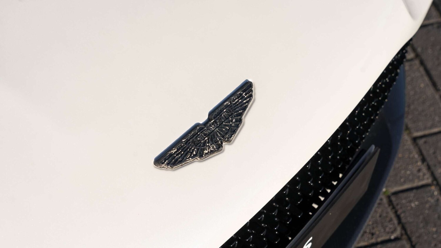 Used Aston Martin DBS 2019 for sale - 76218375: Photo 31