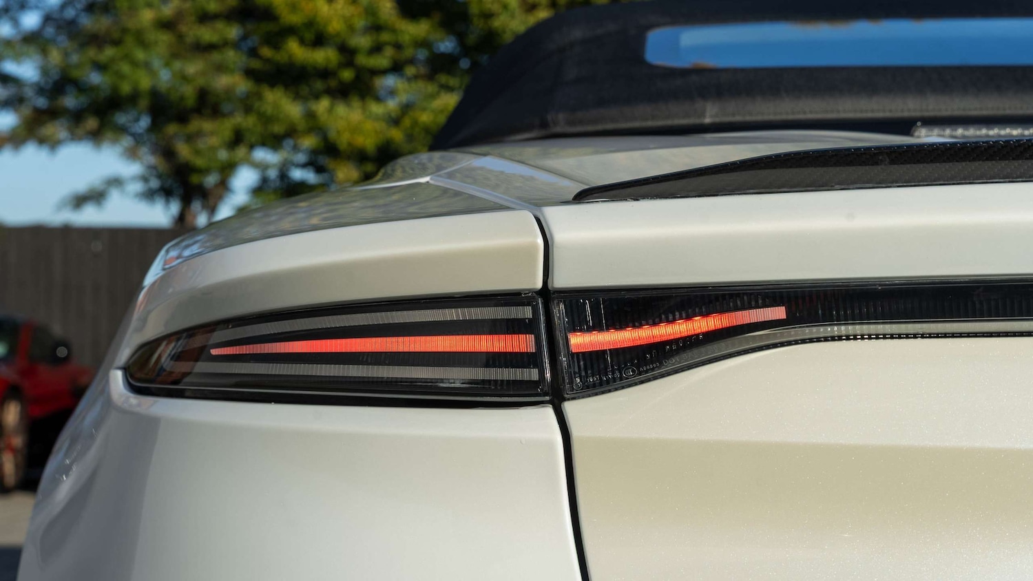 Used Aston Martin DBS 2019 for sale - 76218375: Photo 33