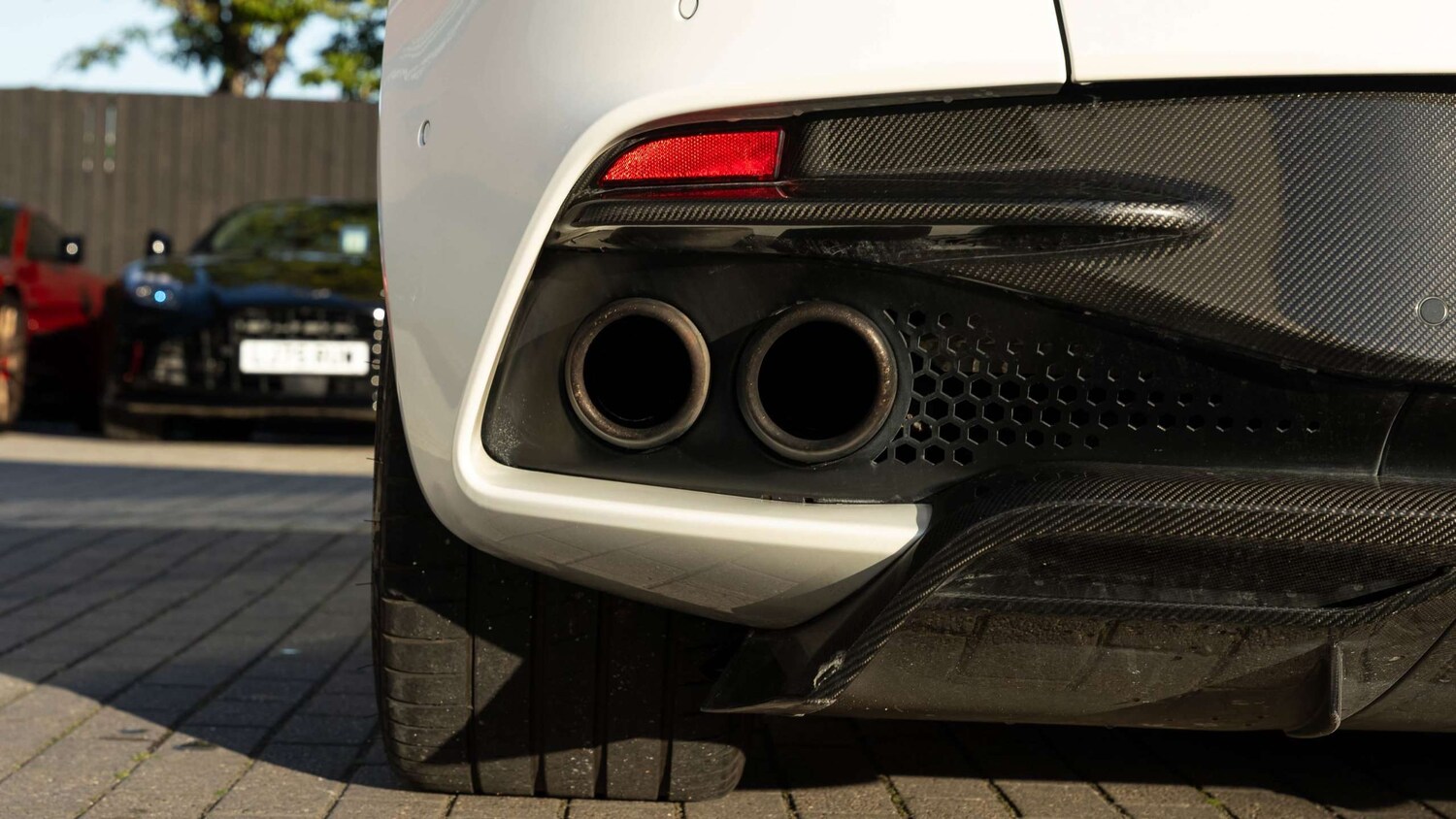 Used Aston Martin DBS 2019 for sale - 76218375: Photo 34