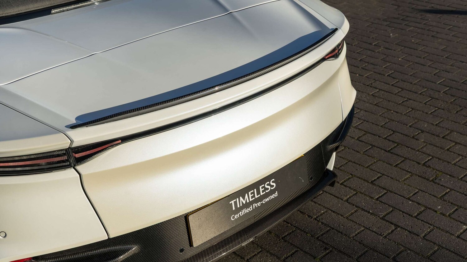 Used Aston Martin DBS 2019 for sale - 76218375: Photo 8