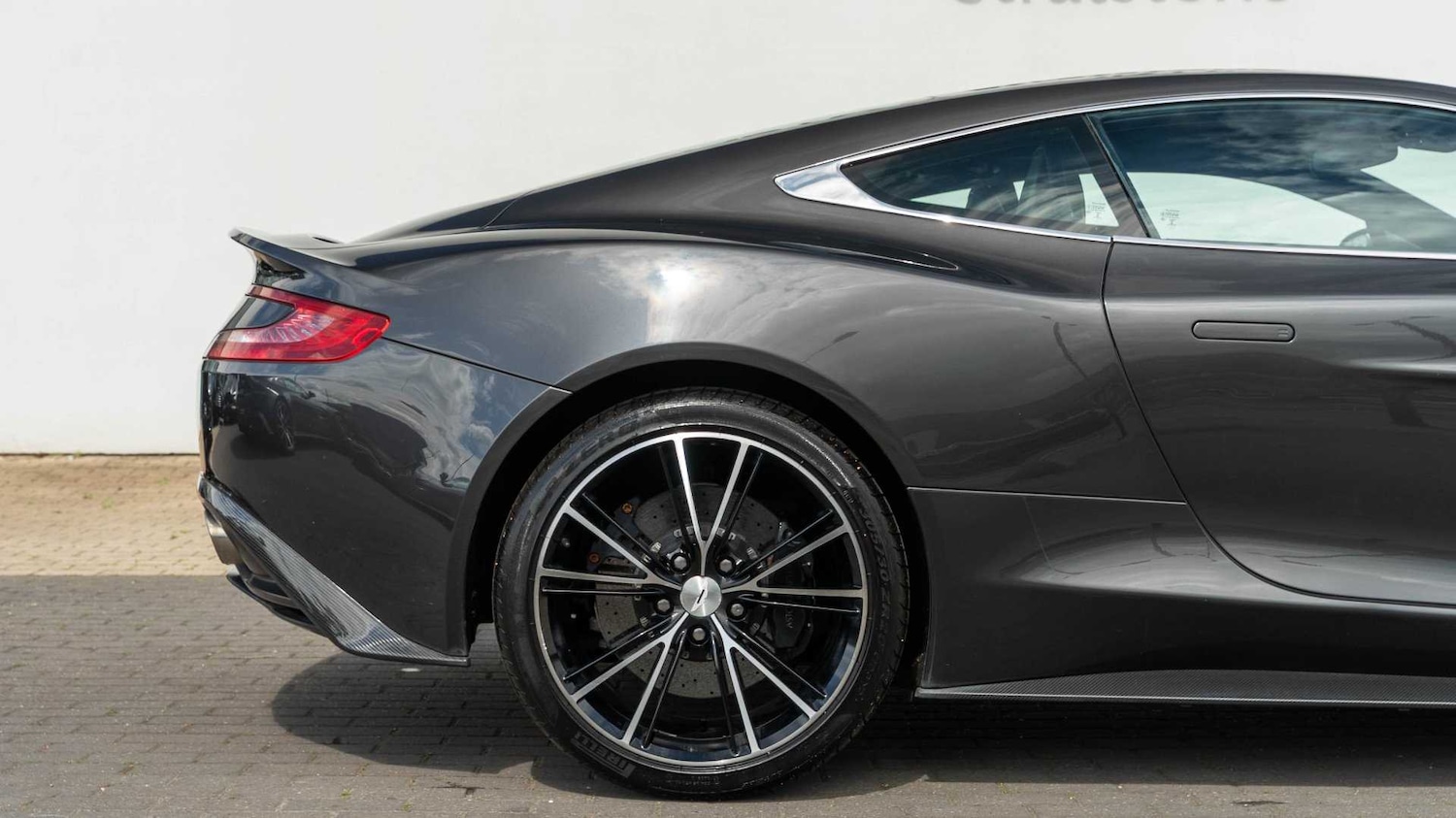 Used Aston Martin Vanquish 2013 for sale - 76351577: Photo 17