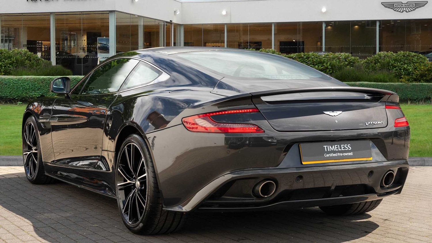 Used Aston Martin Vanquish 2013 for sale - 76351577: Photo 2