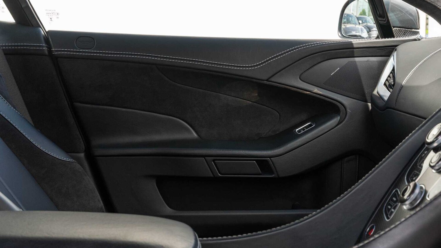 Used Aston Martin Vanquish 2013 for sale - 76351577: Photo 27