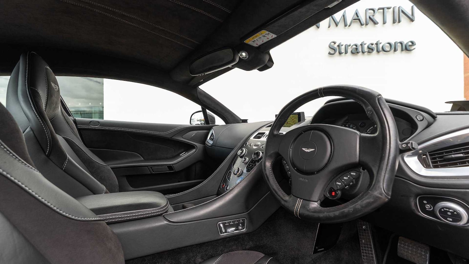 Used Aston Martin Vanquish 2013 for sale - 76351577: Photo 3