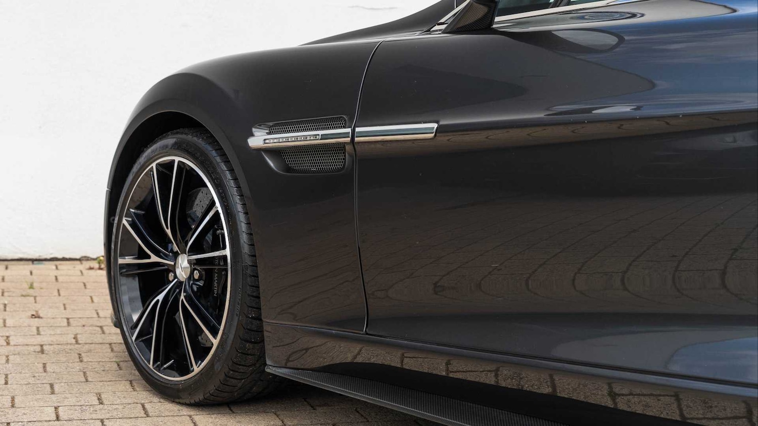 Used Aston Martin Vanquish 2013 for sale - 76351577: Photo 9