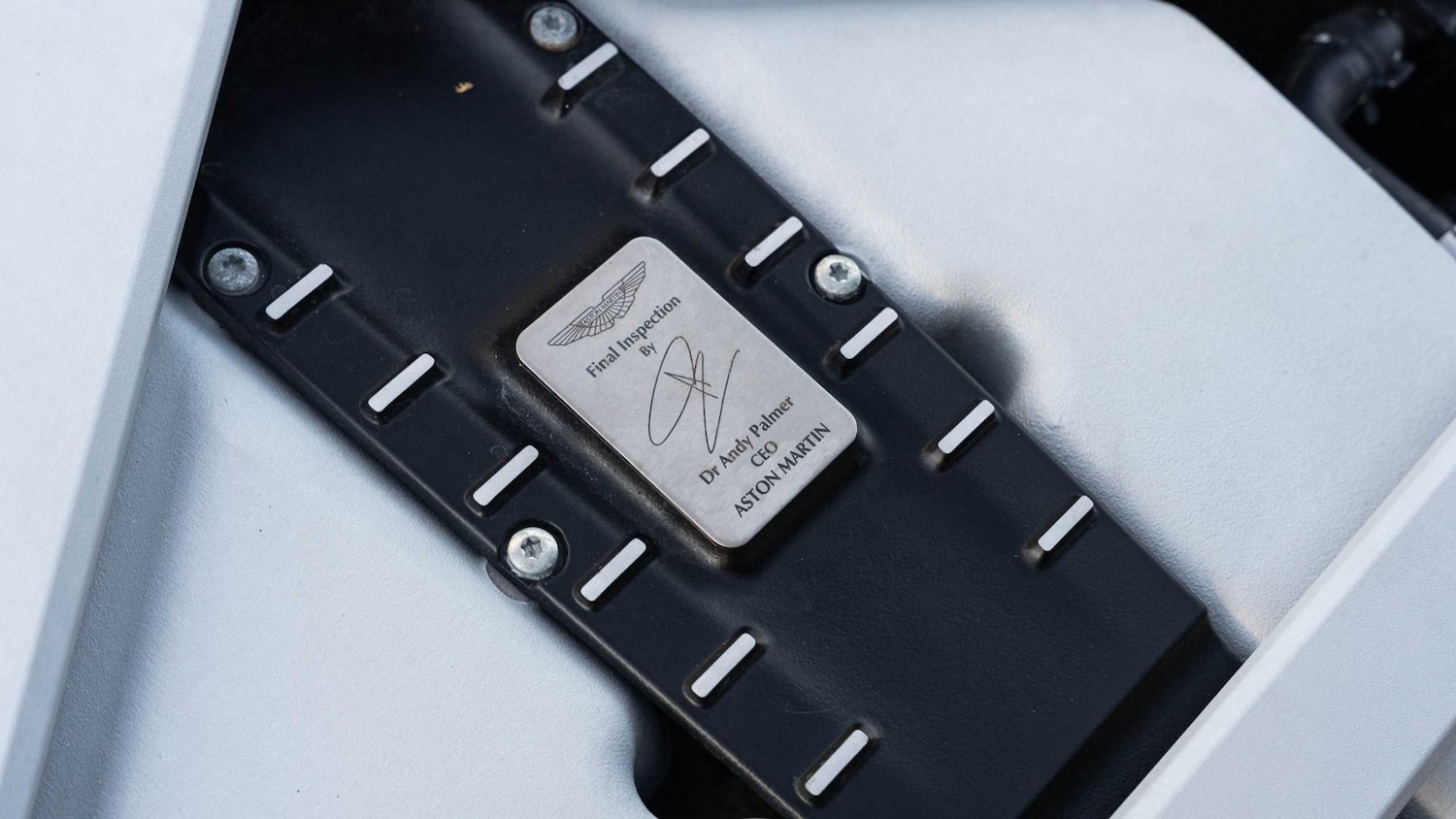 Used Aston Martin DB11 2017 for sale - 76827498: Photo 25