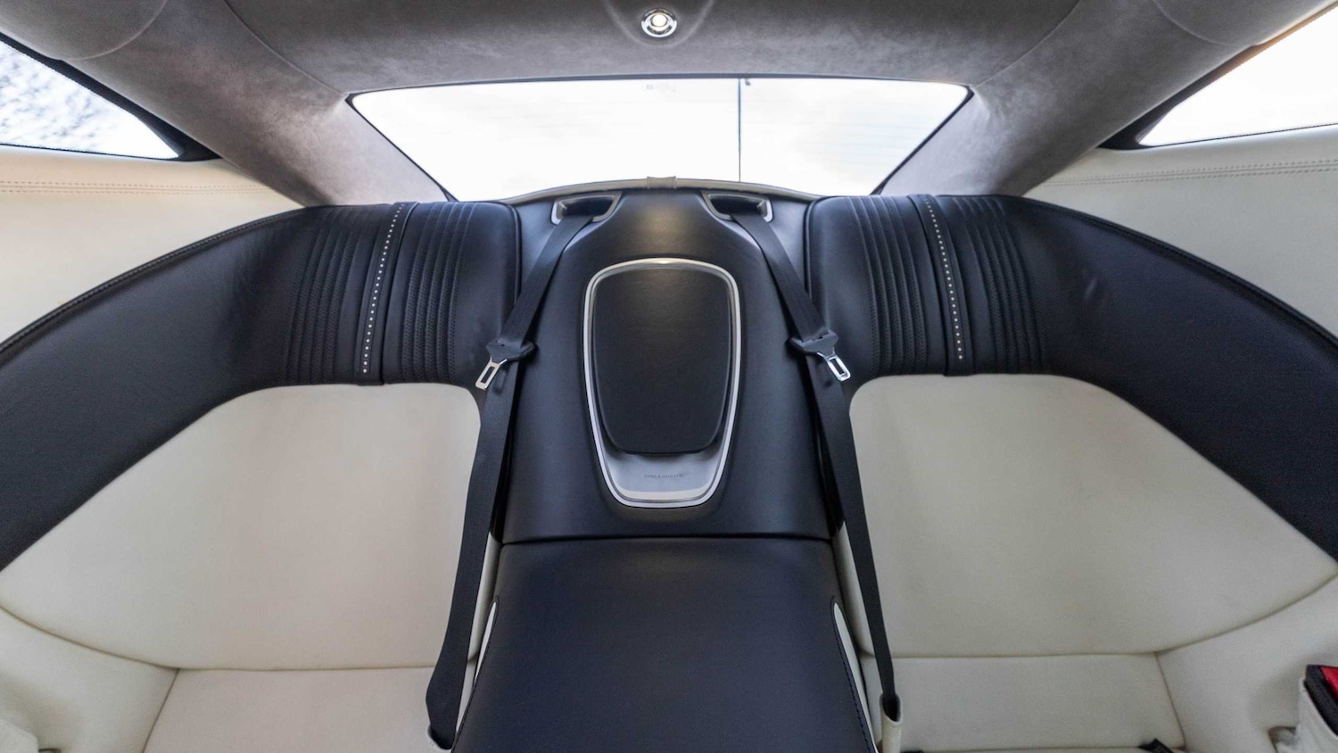 Used Aston Martin DB11 2017 for sale - 76827498: Photo 27