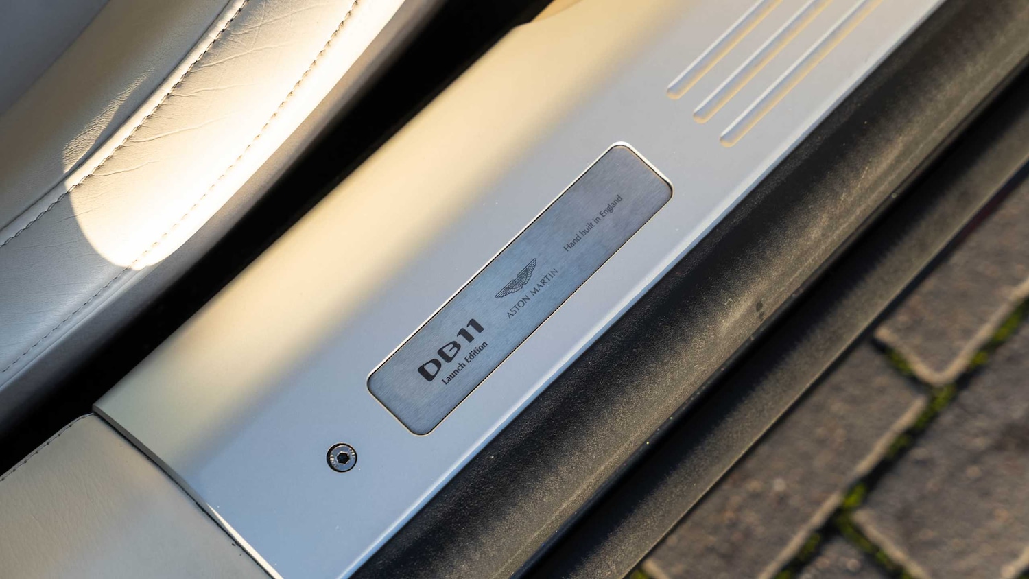 Used Aston Martin DB11 2017 for sale - 76827498: Photo 7