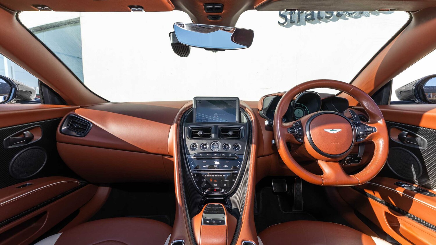 Used Aston Martin DBS 2019 for sale - 78010326: Photo 11