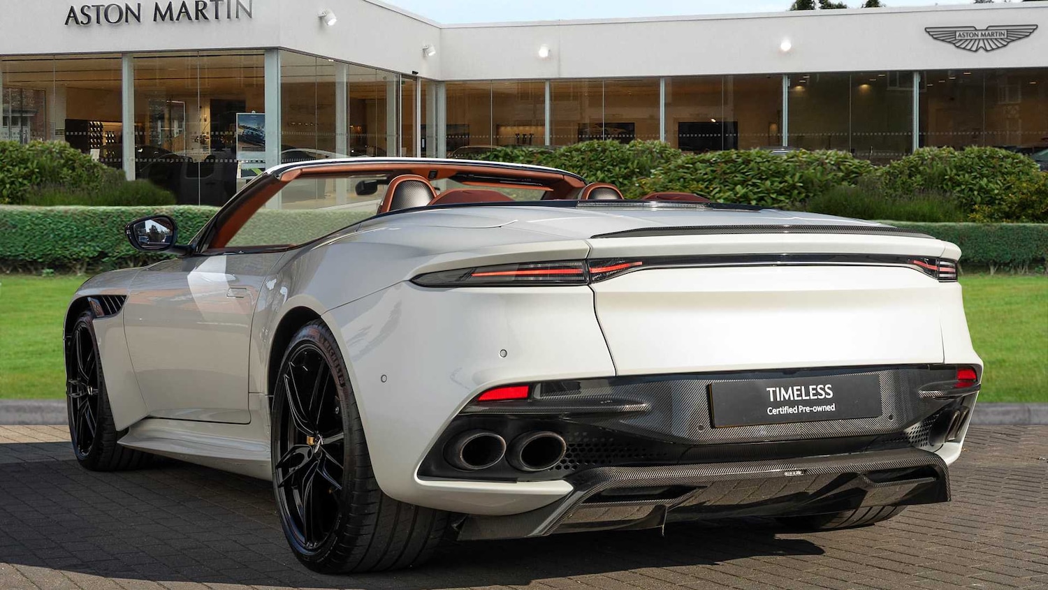 Used Aston Martin DBS 2019 for sale - 78010326: Photo 2