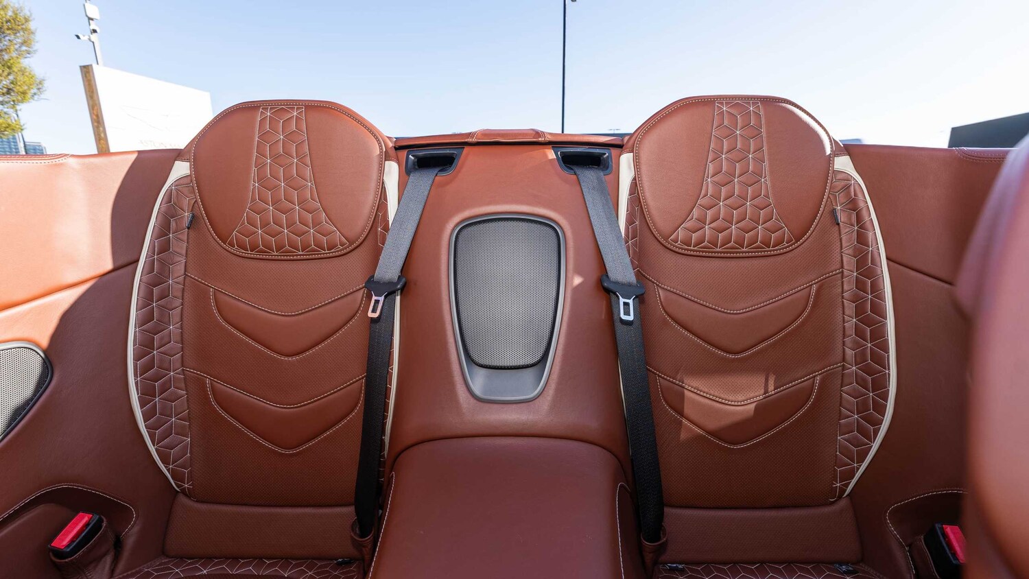 Used Aston Martin DBS 2019 for sale - 78010326: Photo 24