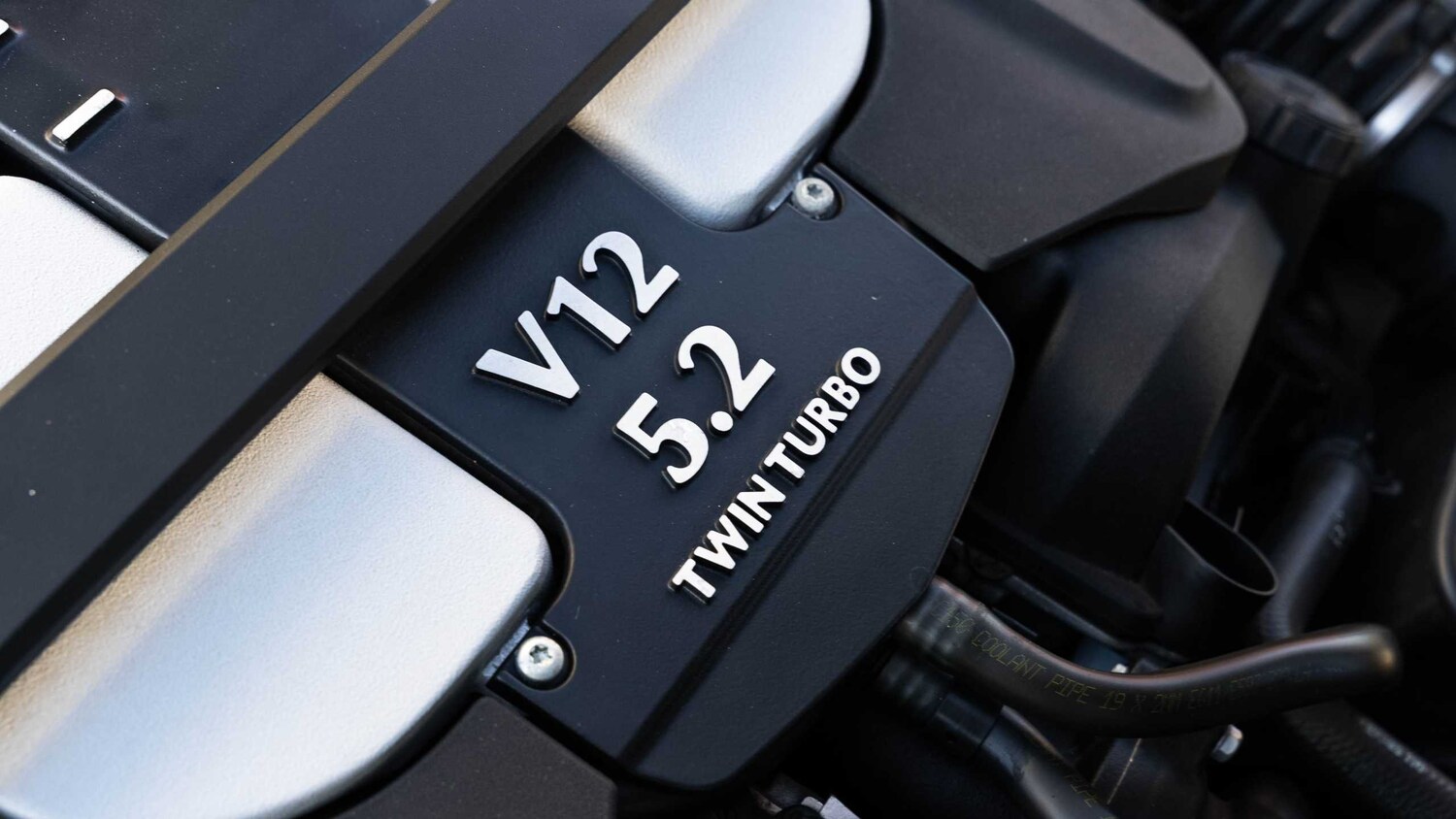 Used Aston Martin DBS 2019 for sale - 78010326: Photo 31