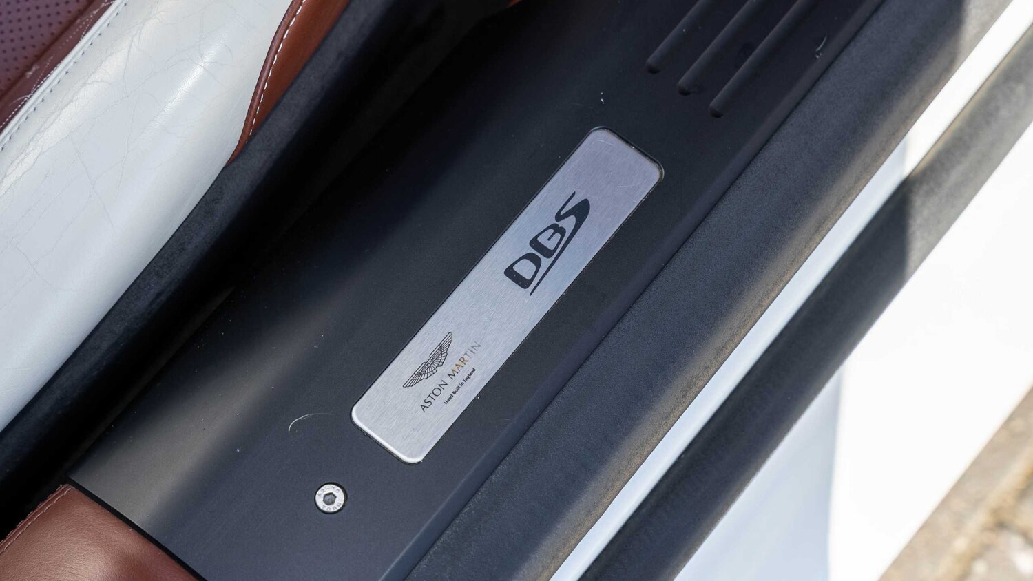 Used Aston Martin DBS 2019 for sale - 78010326: Photo 33