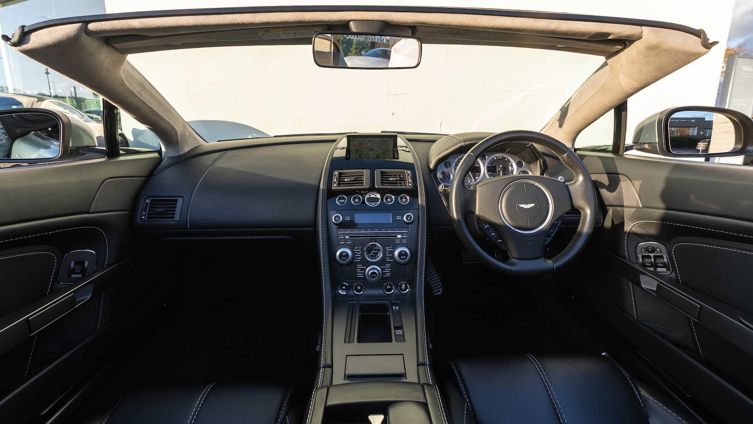 Used Aston Martin Vantage 2015 for sale - 76843019: Photo 11