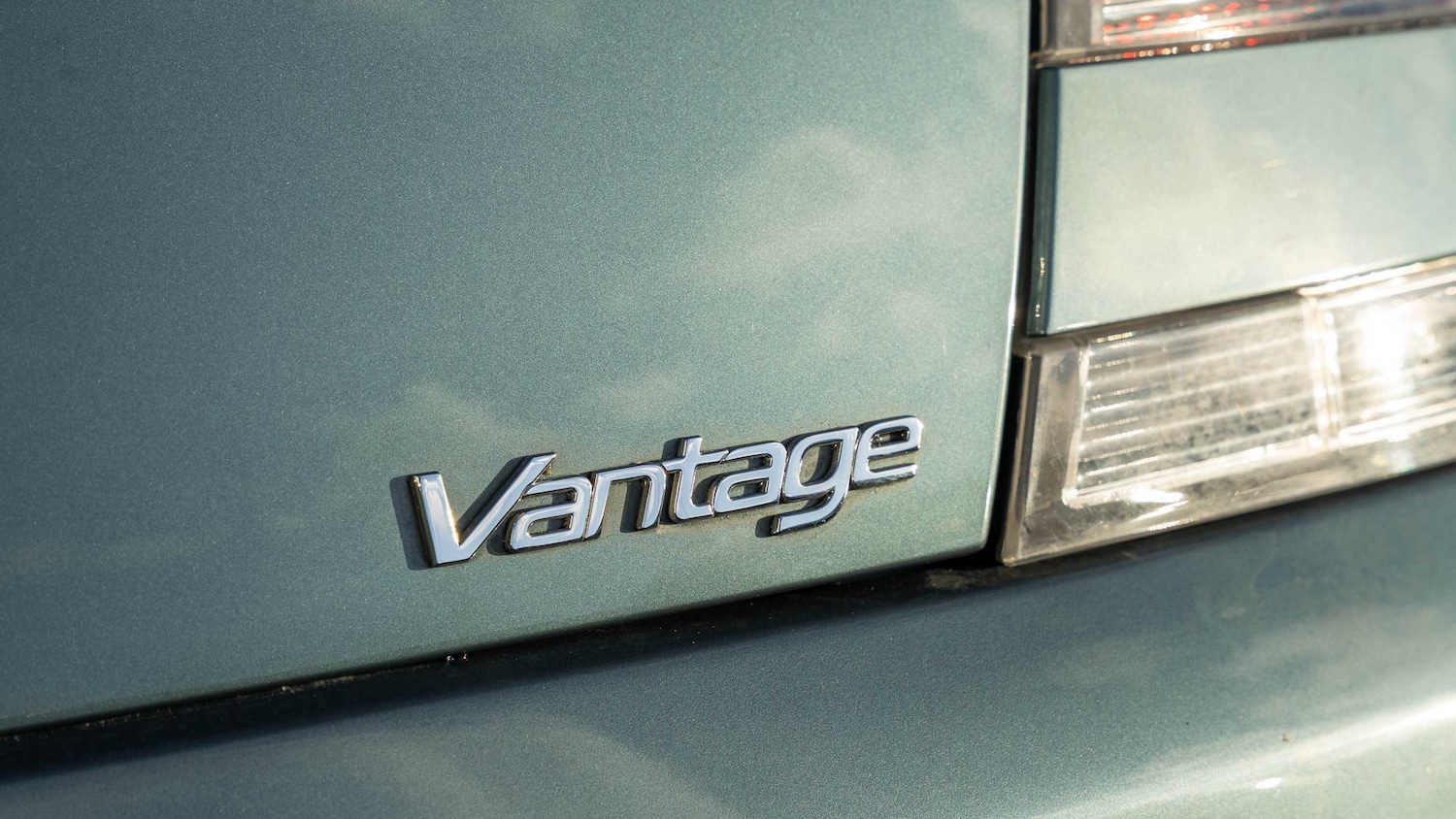 Used Aston Martin Vantage 2015 for sale - 76843019: Photo 19