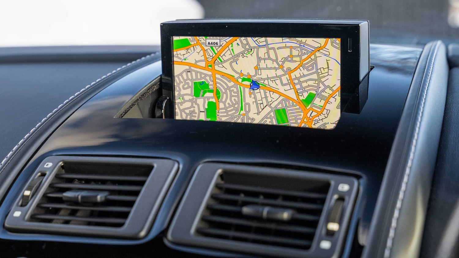 Used Aston Martin Vantage 2015 for sale - 76843019: Photo 24