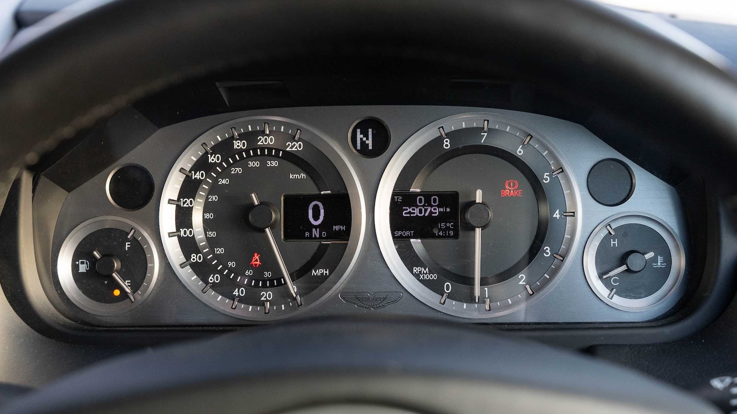 Used Aston Martin Vantage 2015 for sale - 76843019: Photo 6