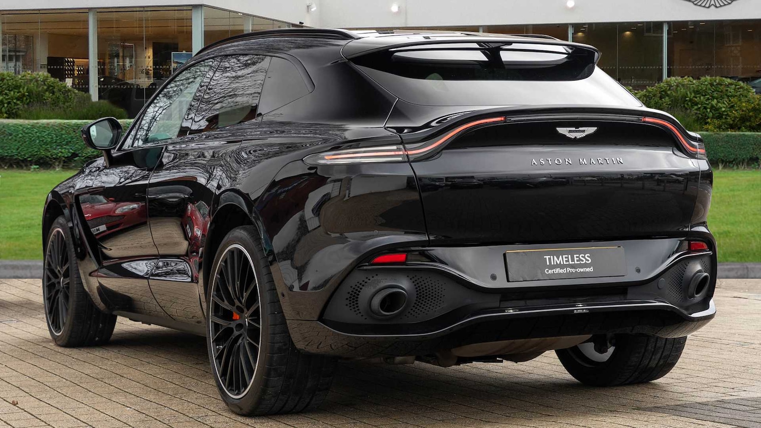 Used Aston Martin DBX 2023 for sale - 77540671: Photo 2