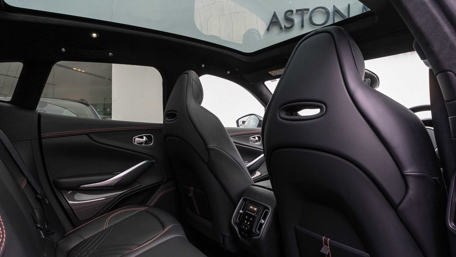 Used Aston Martin DBX 2023 for sale - 77540671: Photo 27