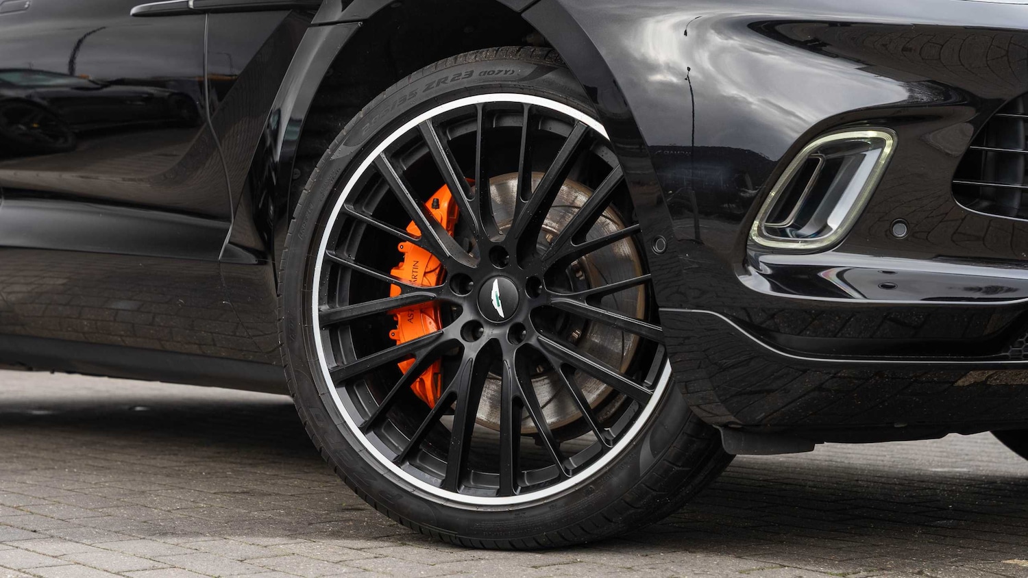 Used Aston Martin DBX 2023 for sale - 77540671: Photo 4