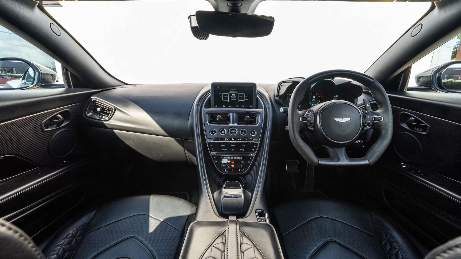 Used Aston Martin DBS 2019 for sale - 77147262: Photo 11