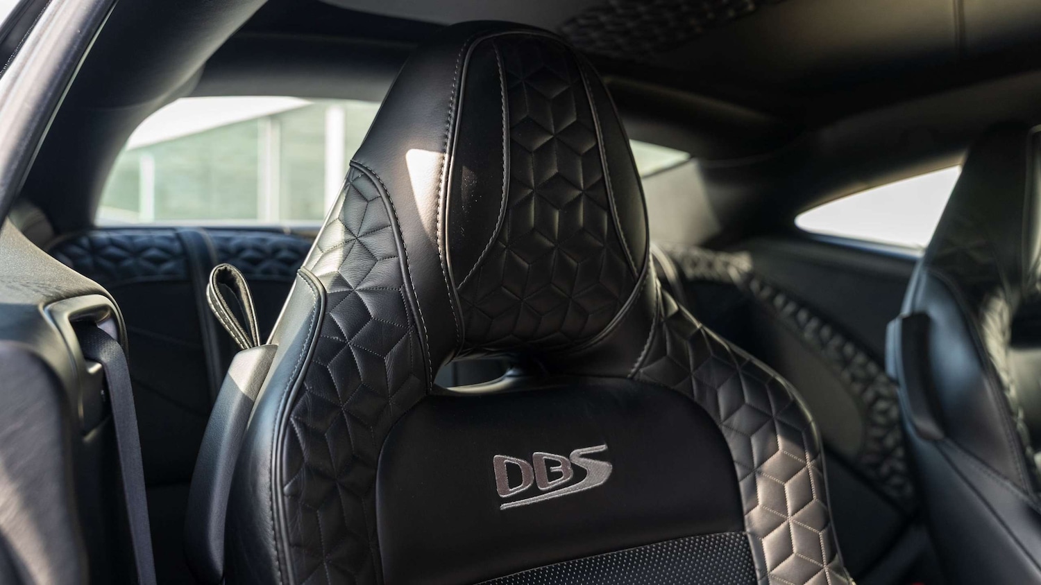 Used Aston Martin DBS 2019 for sale - 77147262: Photo 5