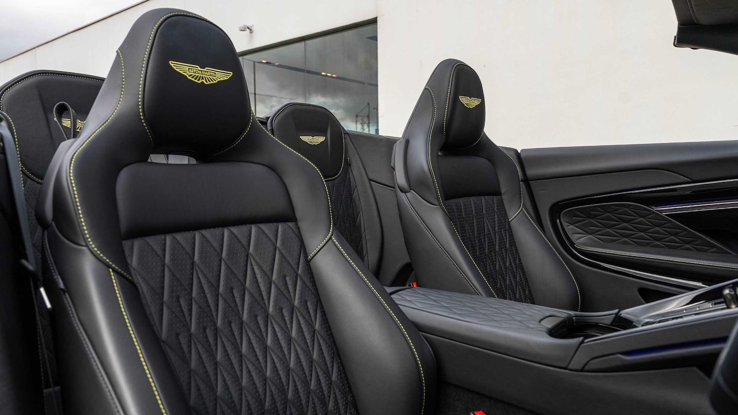 Used Aston Martin V8 2025 for sale - 78173460: Photo 12