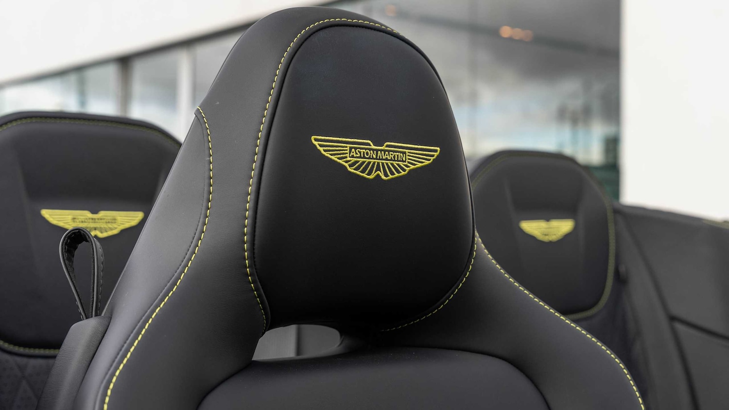 Used Aston Martin V8 2025 for sale - 78173460: Photo 5