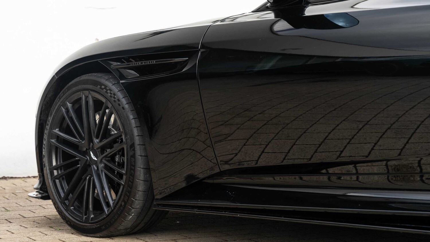 Used Aston Martin V8 2025 for sale - 78173460: Photo 9