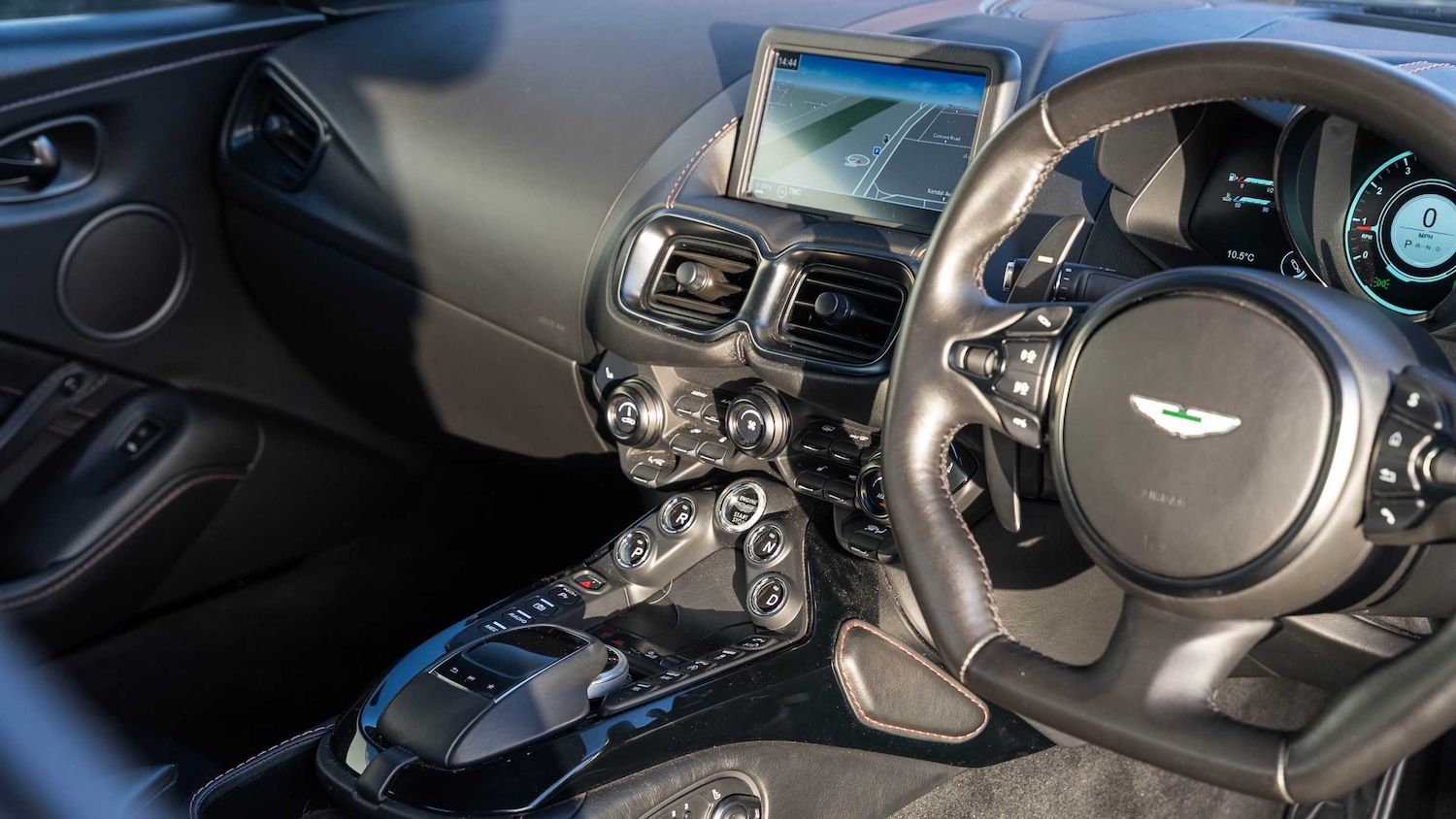 Used Aston Martin Vantage 2019 for sale - 77083144: Photo 10