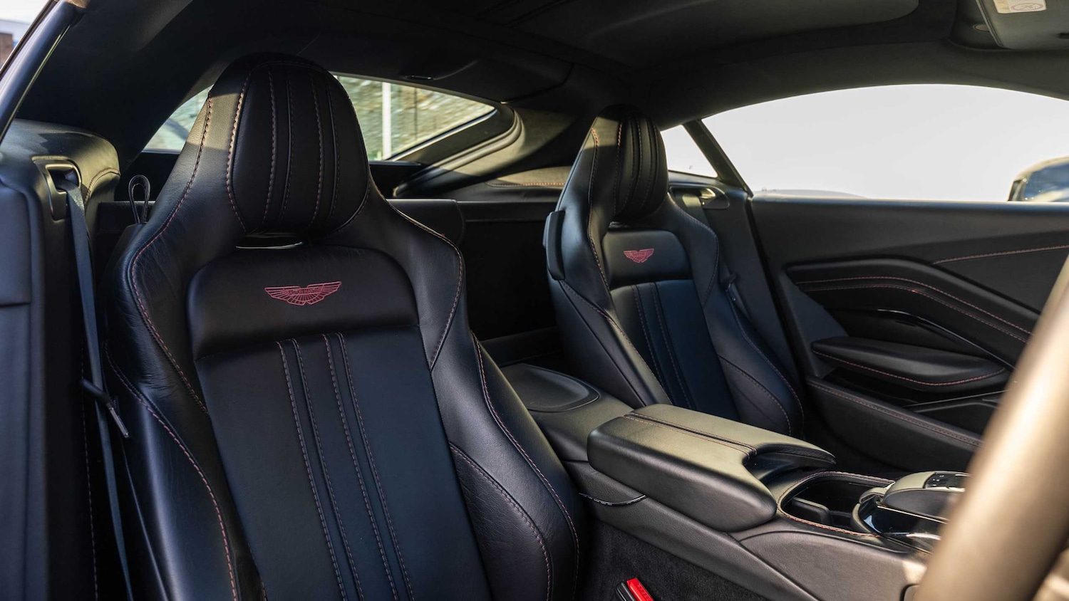 Used Aston Martin Vantage 2019 for sale - 77083144: Photo 12