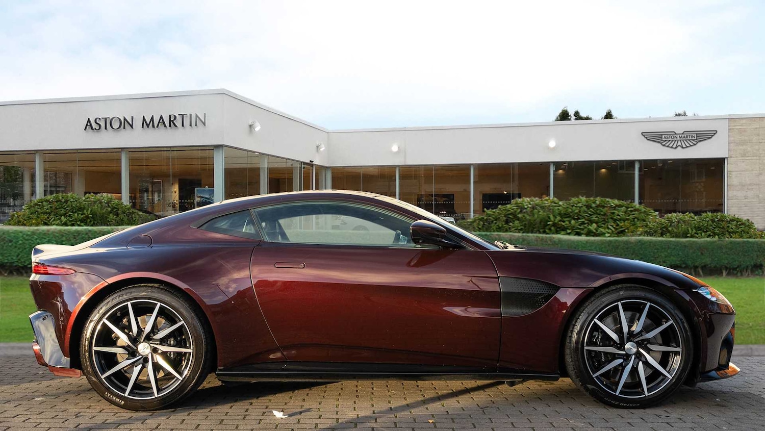 Used Aston Martin Vantage 2019 for sale - 77083144: Photo 13