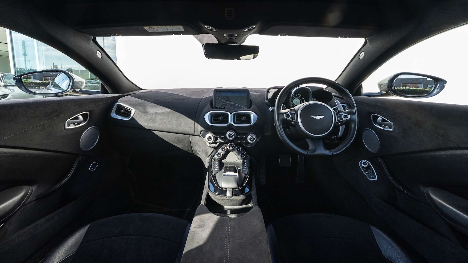 Used Aston Martin Vantage 2019 for sale - 76141680: Photo 11