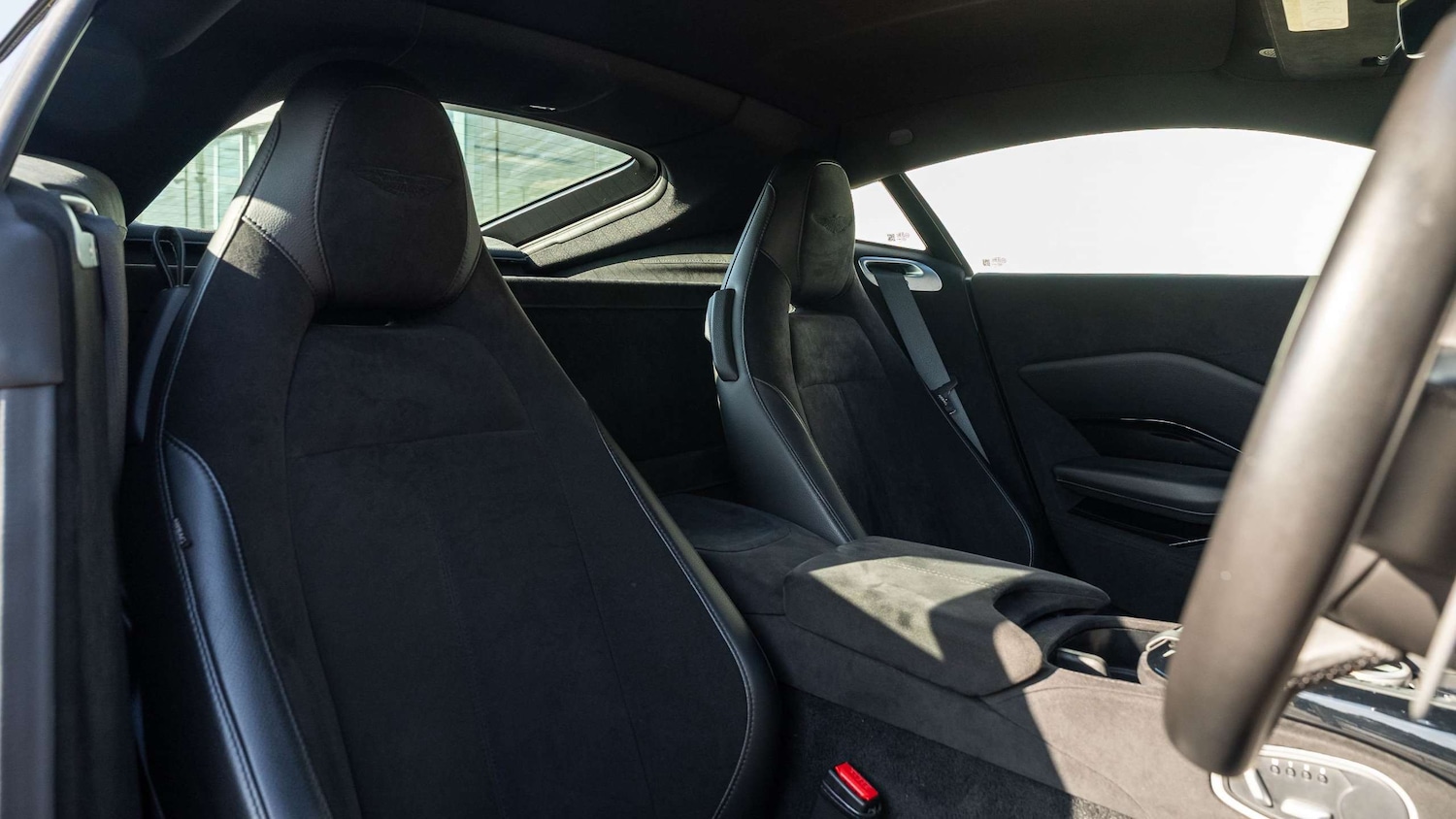 Used Aston Martin Vantage 2019 for sale - 76141680: Photo 12