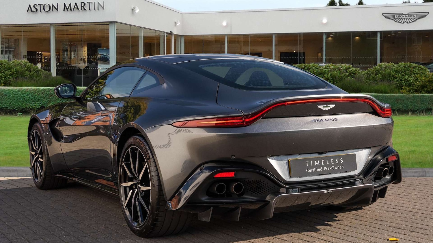 Used Aston Martin Vantage 2019 for sale - 76141680: Photo 2