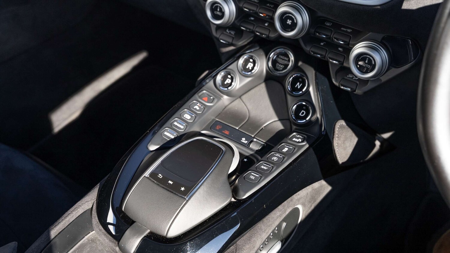 Used Aston Martin Vantage 2019 for sale - 76141680: Photo 27