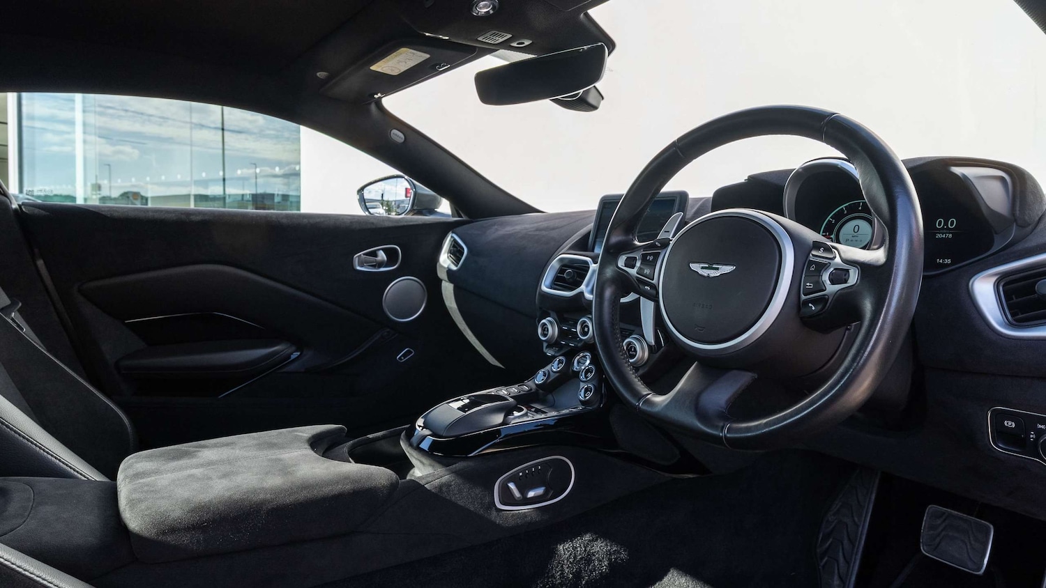 Used Aston Martin Vantage 2019 for sale - 76141680: Photo 3