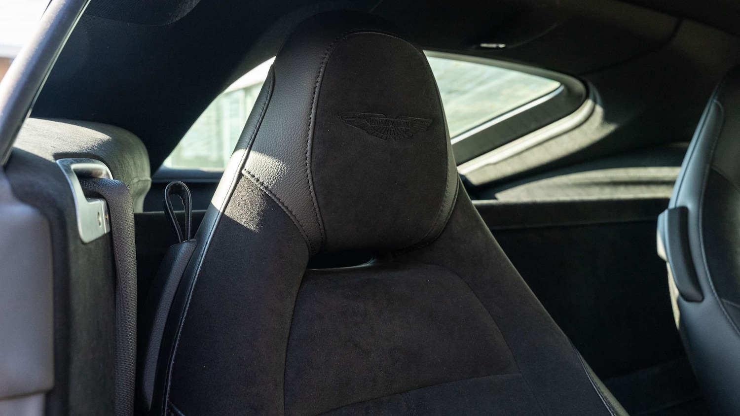 Used Aston Martin Vantage 2019 for sale - 76141680: Photo 5