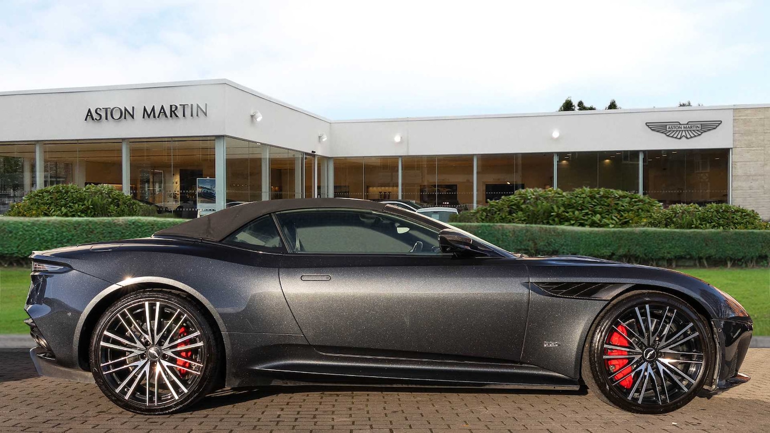 Used Aston Martin DBS 2020 for sale - 77061132: Photo 17