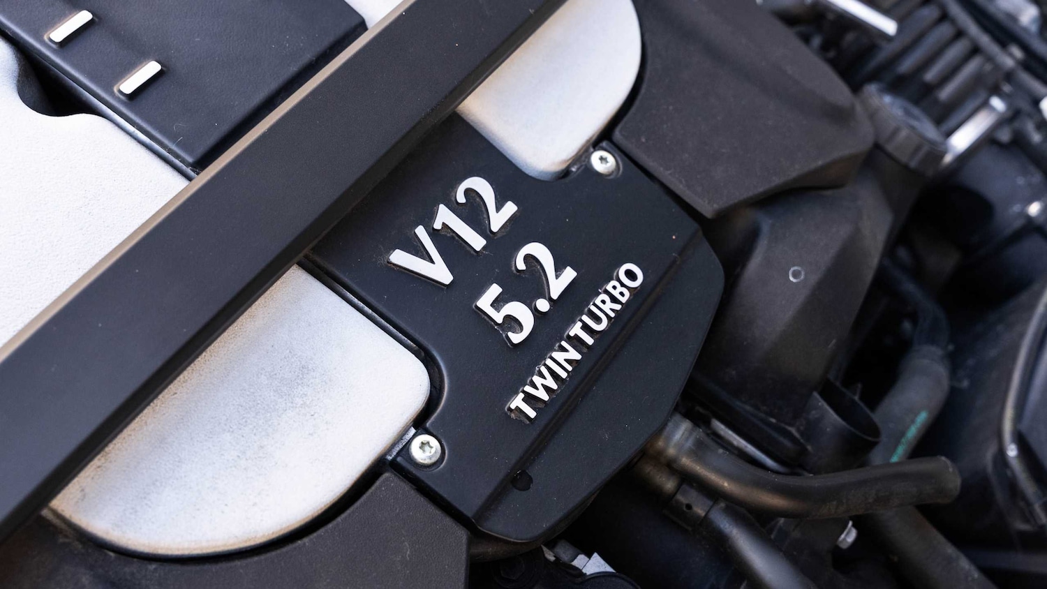 Used Aston Martin DBS 2020 for sale - 77061132: Photo 32