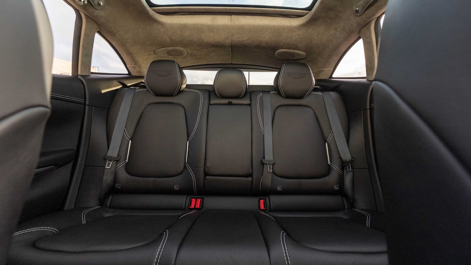 Used Aston Martin DBX 2021 for sale - 77270105: Photo 15