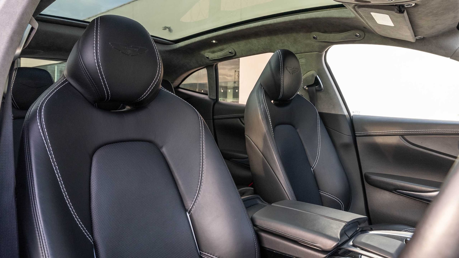 Used Aston Martin DBX 2021 for sale - 77270105: Photo 28