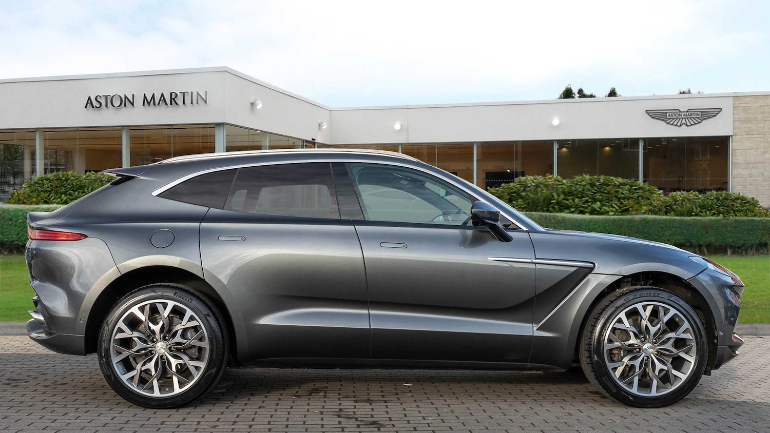 Used Aston Martin DBX 2021 for sale - 77270105: Photo 3