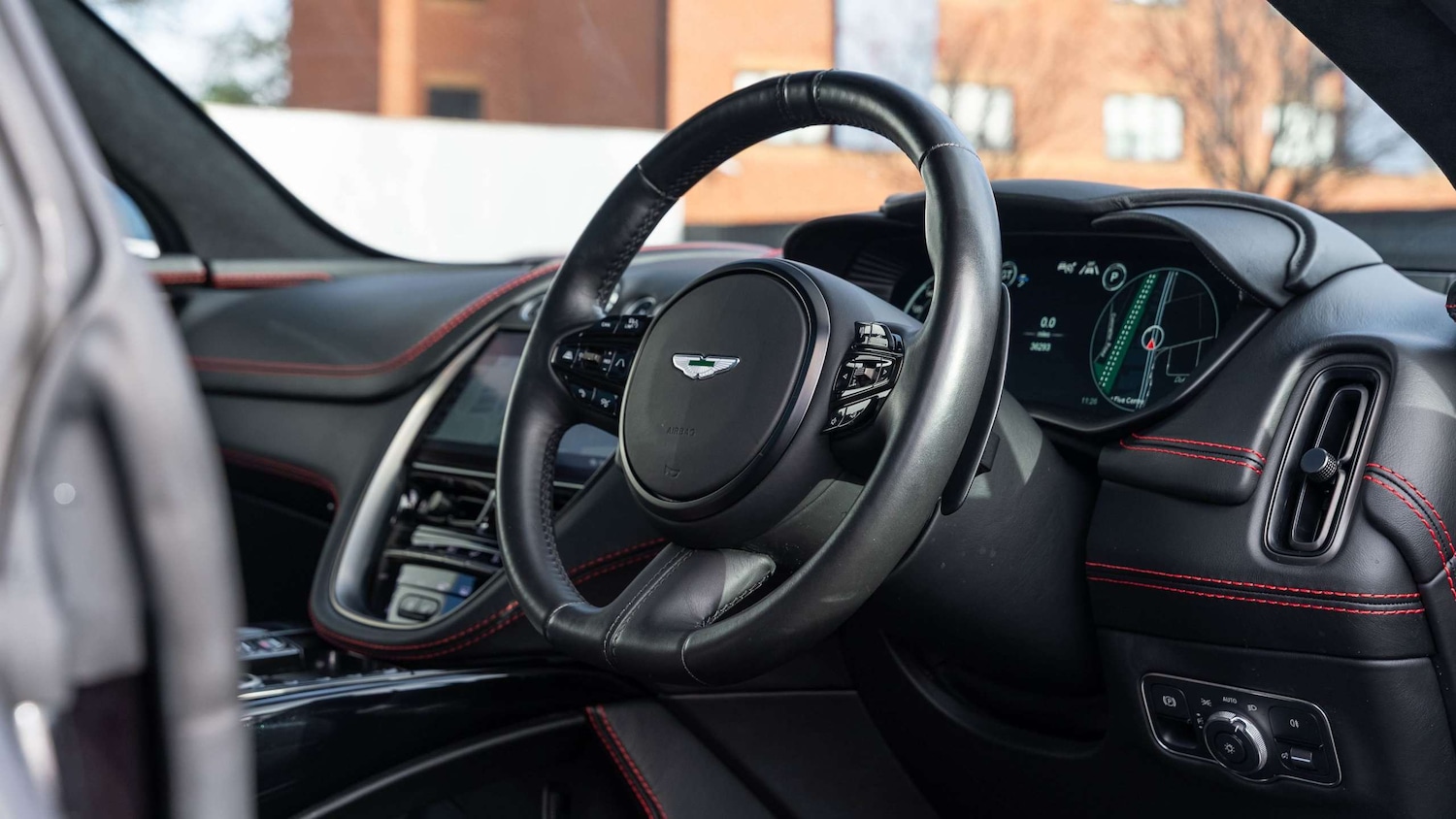 Used Aston Martin DBX 2021 for sale - 77083113: Photo 3