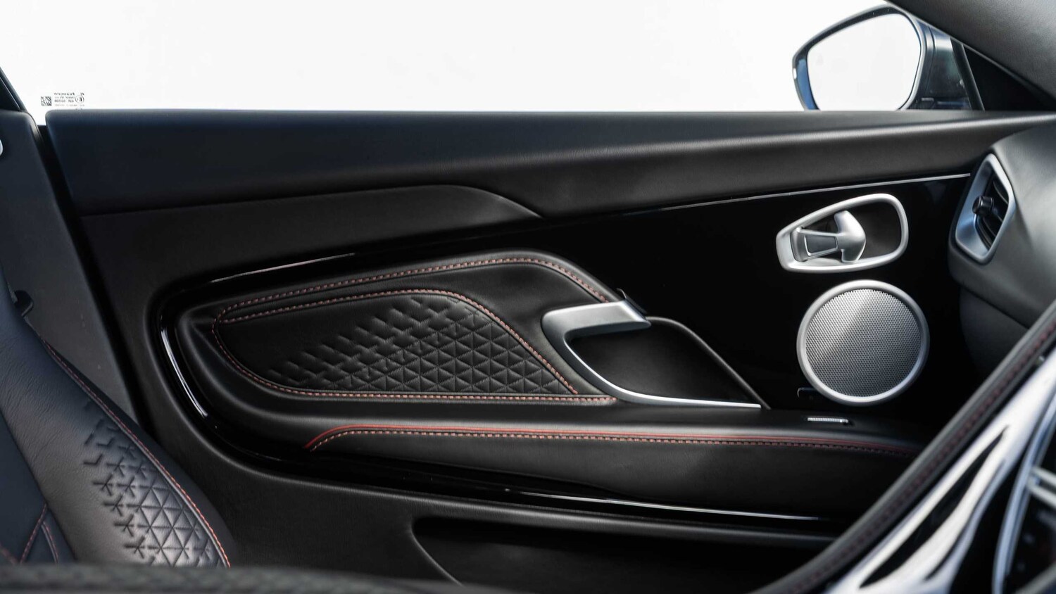 Used Aston Martin DBS 2021 for sale - 77414956: Photo 25