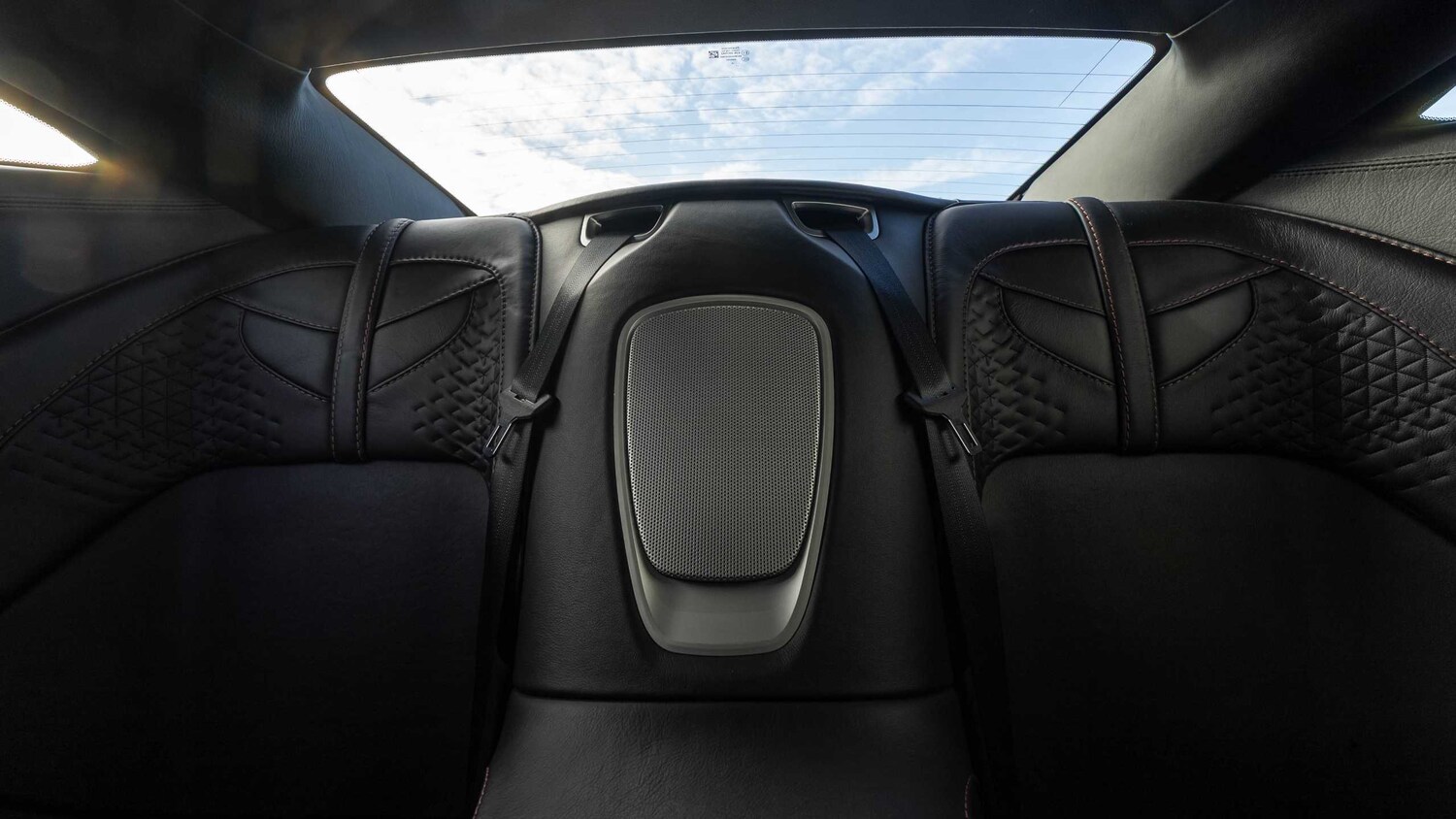 Used Aston Martin DBS 2021 for sale - 77414956: Photo 26