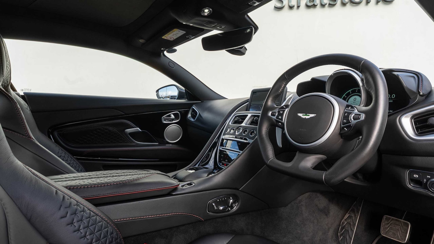 Used Aston Martin DBS 2021 for sale - 77414956: Photo 3