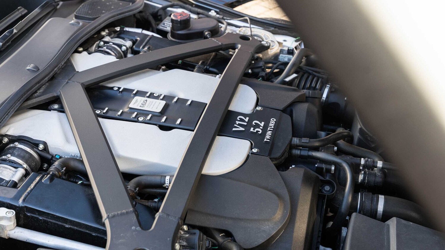 Used Aston Martin DBS 2021 for sale - 77414956: Photo 31