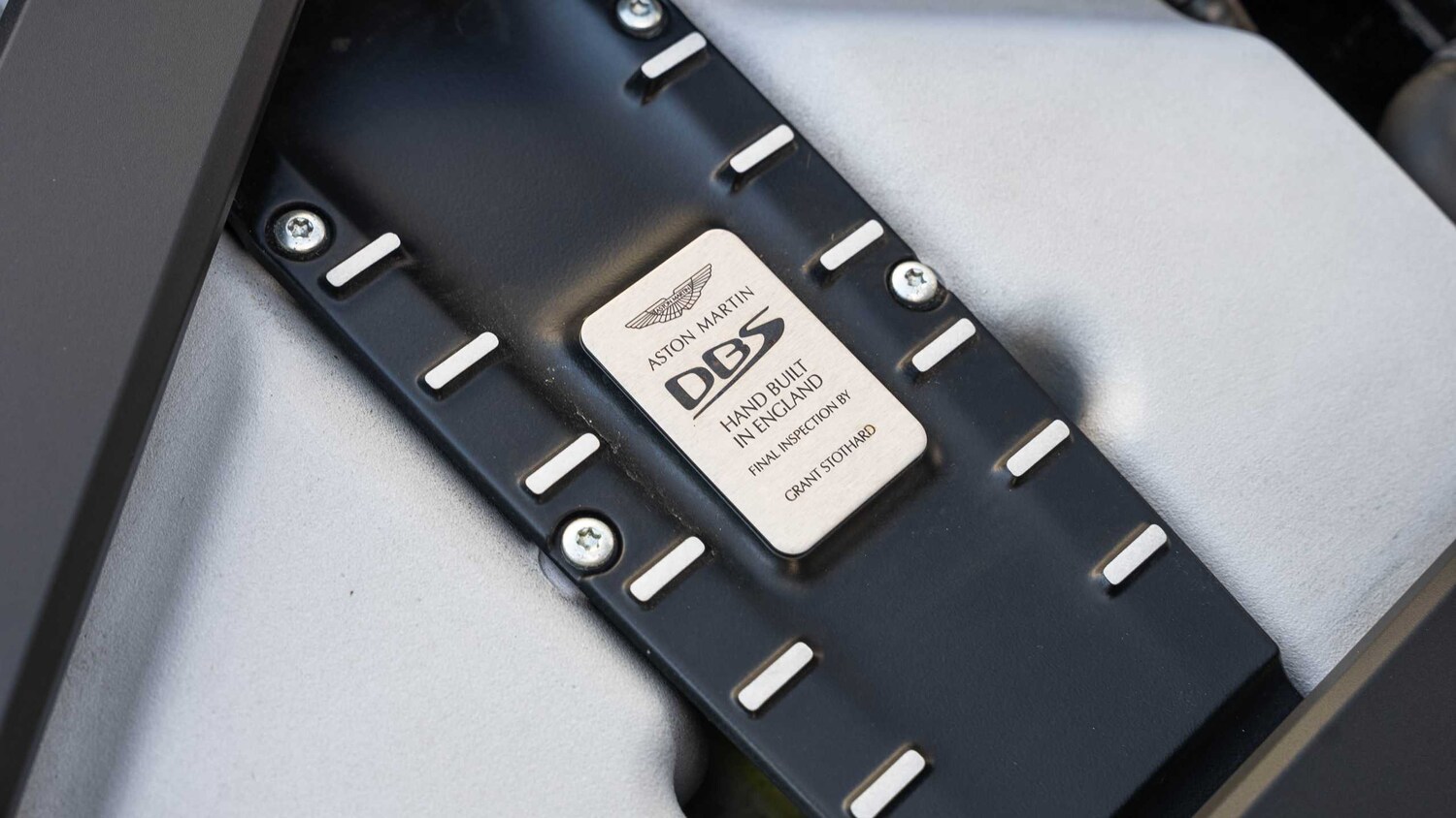 Used Aston Martin DBS 2021 for sale - 77414956: Photo 33