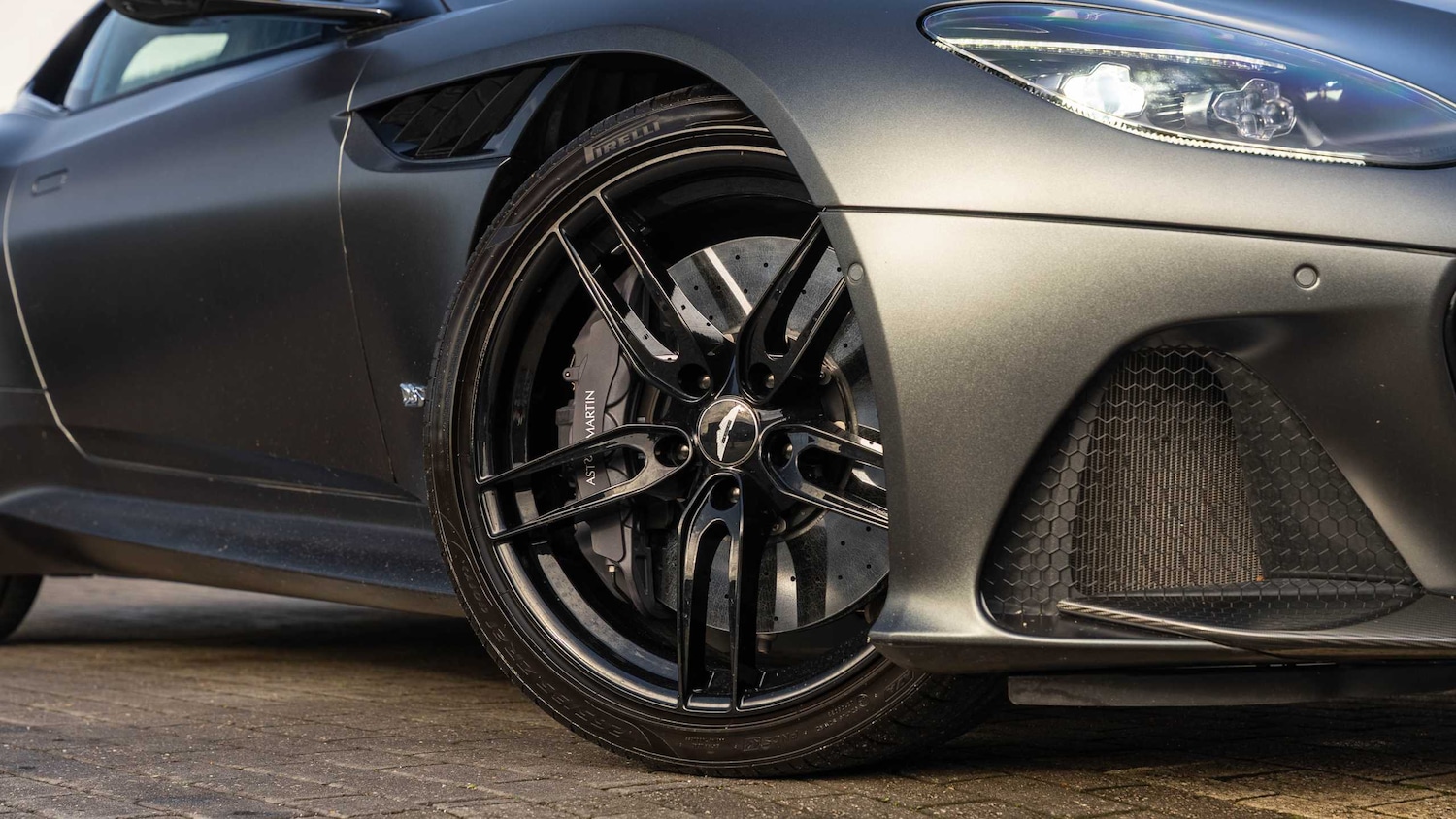 Used Aston Martin DBS 2021 for sale - 77414956: Photo 4